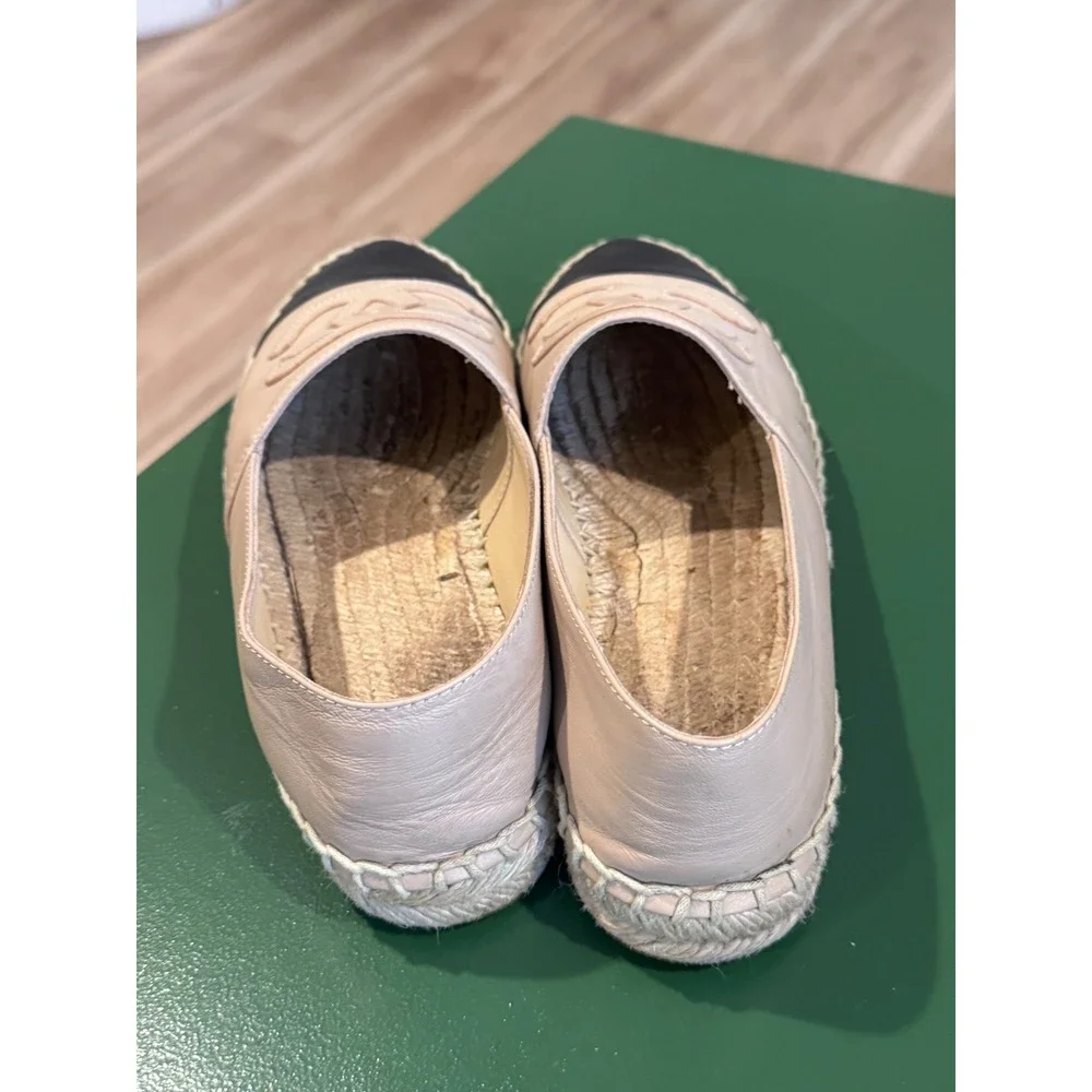 Chanel Lambskin Leather Espadrilles Beige Black CC Logo Flats  38 (missin insole